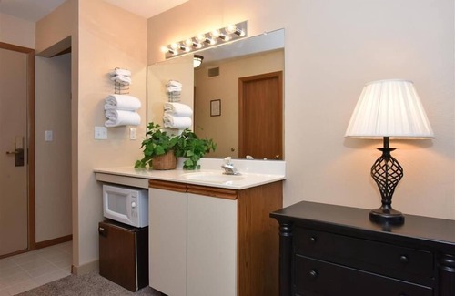Seven Springs Condo | Seven Springs Stoneridge 3 Bedroom Standard Condo with Ski-In/Out, Mountain Views! by RedAwning - Save 10% on 3 Nights, 15% on 5 Nights!