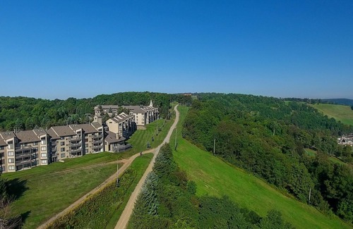 Seven Springs Condo | Seven Springs Stoneridge 3 Bedroom Standard Condo with Ski-In/Out, Mountain Views! by RedAwning - Save 10% on 3 Nights, 15% on 5 Nights!