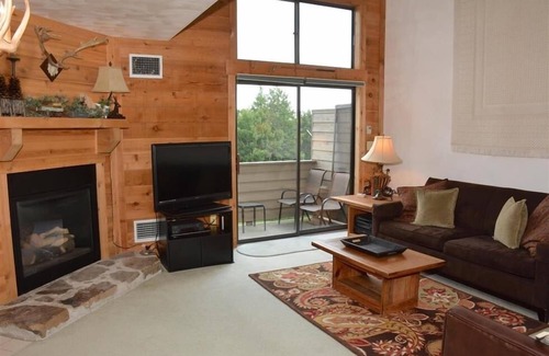 Seven Springs Condo | Seven Springs Sunridge 1 BR + Loft Deluxe Condo, Ski-In/Out by RedAwning - Save 10% on 3 Nights, 15% on 5 Nights!