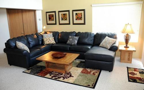 Seven Springs Apartment | Seven Springs Sunridge 3 Bedroom Standard Condo, Pet Friendly! condo