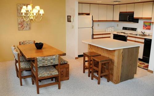 Seven Springs Apartment | Seven Springs Sunridge 3 Bedroom Standard Condo, Pet Friendly! condo