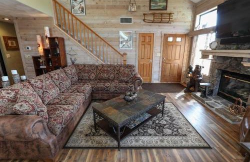 Seven Springs Apartment | Seven Springs Sunridge 3 Bedrooms Premium Condo, Pet Friendly! condo