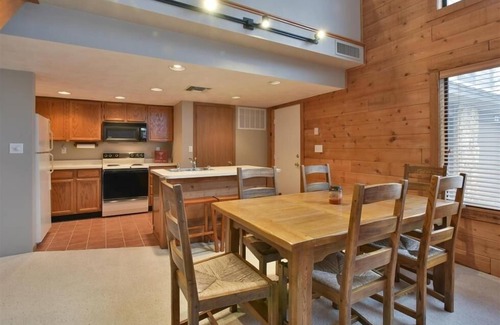 Seven Springs Condo | Seven Springs Sunridge 3 BR Condo, Sleeps 10! by RedAwning - Save 10% on 3 Nights, 15% on 5 Nights!