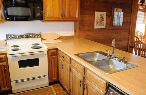 Seven Springs Condo | Seven Springs Swiss Mountain 3 BR Condo, Sleeps 8! by RedAwning - Save 10% on 3 Nights, 15% on 5 Nights!