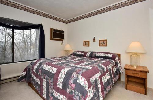 Seven Springs Apartment | Seven Springs Swiss Mountain 1 Bedroom Standard Condo, Mountain Views! condo
