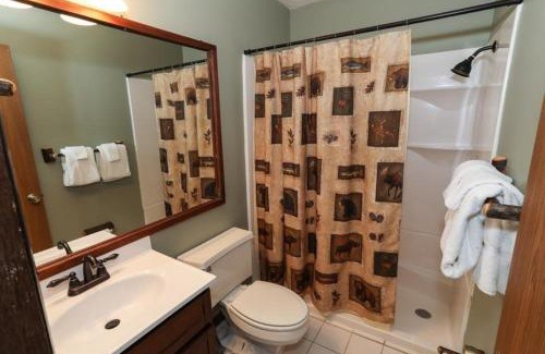 Seven Springs Apartment | Seven Springs Swiss Mountain 3 Bedroom Standard Condo, Close to Golf Course condo