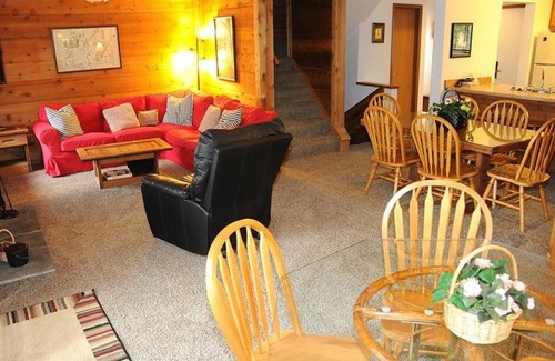 Seven Springs Apartment | Seven Springs Swiss Mountain 3 Bedroom Standard Condo, Sleeps 8! condo