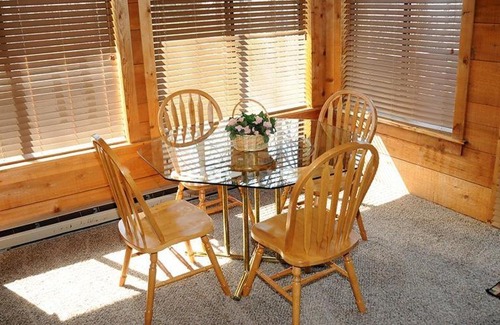Seven Springs Apartment | Seven Springs Swiss Mountain 3 Bedroom Standard Condo, Sleeps 8! condo