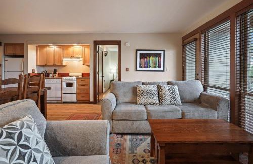 Bend House | Seventh Mountain 1123