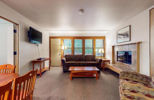 Bend Apartment | Seventh Mountain Resort Units 1913/1914