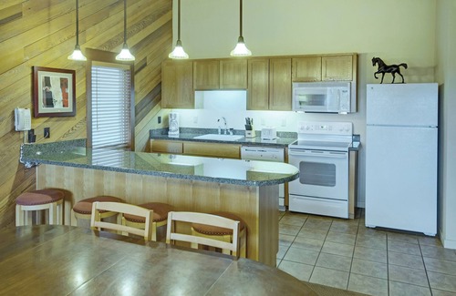 Bend Hotel | Seventh Mountain Resort