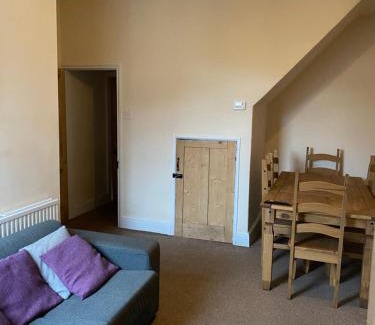 North Wheatley Apartment | Seventy Seven