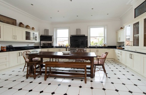 Stourport-on-Severn House | Severn Manor Country Estate