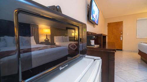 Kissimmee Hotel | Sevilla Inn Kissimmee- Near Disney