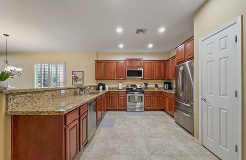Seville House | Seville 4 beds + Office and Heated Pool, Fire Pit! 30 Night Min.