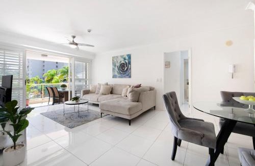 Main Beach Apartment | Seychelles in Main Beach - 2 Bedroom Apartment - CoastHM