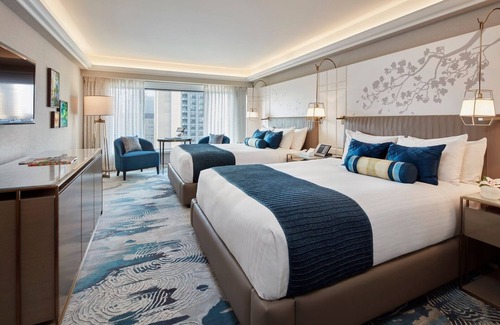 Union Square Hotel | SF Cityscape View Getaway: Modern Suites w/Indoor Pool | 2 Units