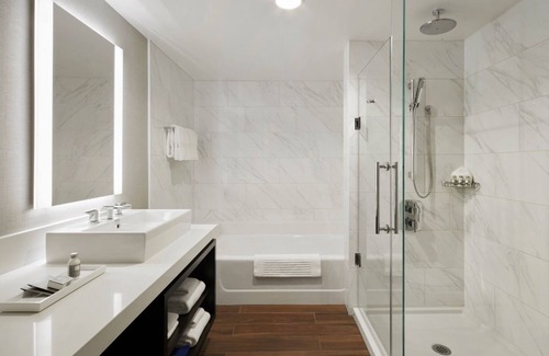 Union Square Hotel | SF Cityscape View Getaway: Modern Suites w/Indoor Pool | 2 Units