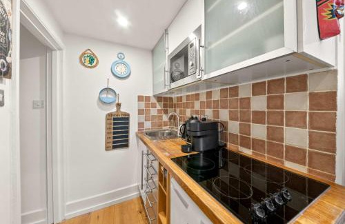 Little Venice Apartment | SG, Elegant Suite in Paddington Central London
