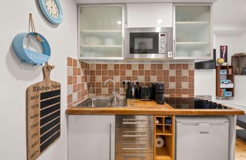 Little Venice Apartment | SG, Elegant Suite in Paddington Central London