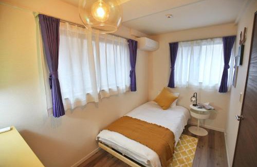 Honmachi Villa | SG5371 Visit Shibuya Crossing! Walking distance to a single family home for 8 people, private parking , downstairs supermarket food Shibuya