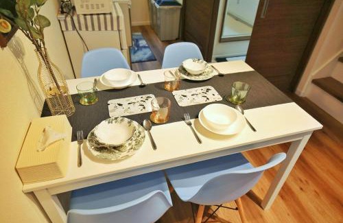 Honmachi Villa | SG5371 Visit Shibuya Crossing! Walking distance to a single family home for 8 people, private parking , downstairs supermarket food Shibuya