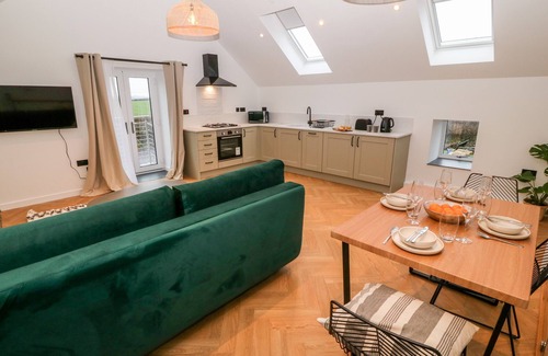Ty Croes Cottage | SGUBOR, pet friendly, with hot tub in Llangefni