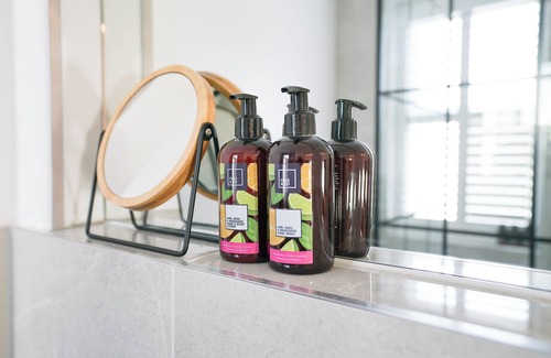 Menai Bridge House | Sgwar-Boutique Rooms