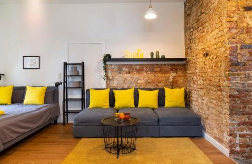 Weissensee Apartment | Shabby Chic plus Self CheckIn and Free Street Parking