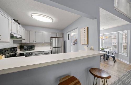Smyrna House | Shabby Chic Suburban Hideaway, near Truist Park!