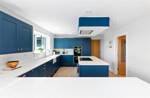 Camelford House | Shackled-Am-Not - Luxury home sleeps 8 with hot tub and games room North Cornwall