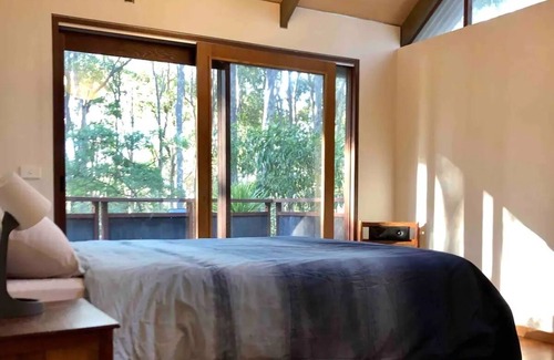 Rosedale House | Shaded Headland Retreat