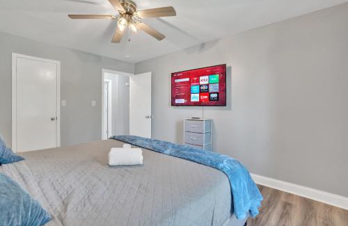 Clarksville House | Shades Of Gray Clean, Updated, & Comfy