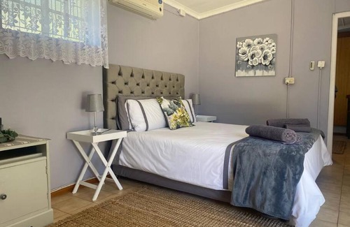 Oudtshoorn Apartment | Shades of grey
