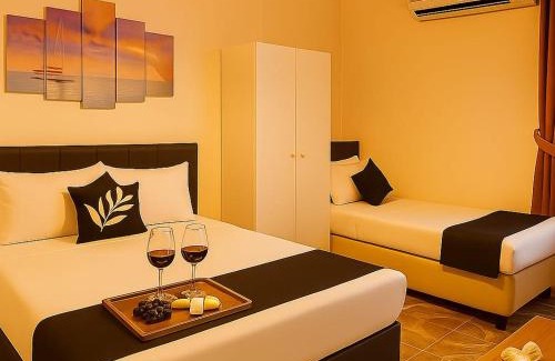 Kusadasi Bed & Breakfast | Shadow Hotel