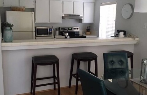 Palm Desert Condo | Shadow Mountain Resort & Club pool and tennis privileges included with this beau