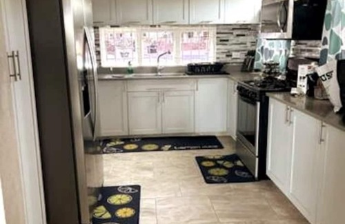 West Coast House | ShaDow Villa by the Airport 1BR