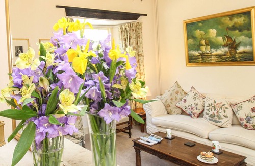 Burton Bradstock House | SHADRACK DAIRY FARM, pet friendly, with open fire in Burton Bradstock