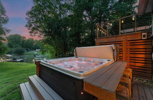 Sherrills Ford House | Shady Daze: Waterfront Home w Deck Hot Tub Lake Views