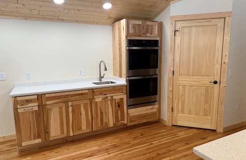 Tomahawk Cabin | Shady Rest Cabin #12, Brand-New 4-Bedroom Lakeside Cottage
