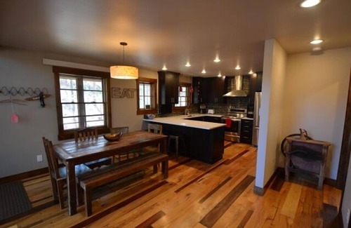 Rapid City Cabin | ShadyPines Cabin In The Black Hills w/Hot Tub & Centrally Located to Attractions