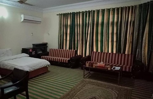 Peshawar Hotel | Shahi Palace Guest House