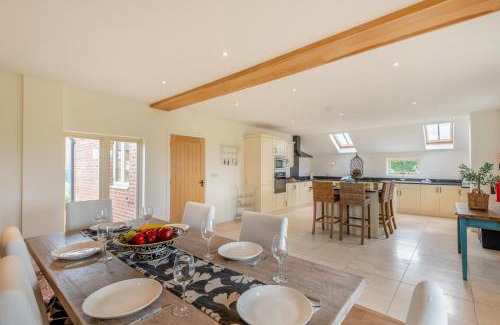 Lincoln House | Shakespeare Cottage