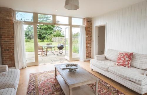 Lincoln House | Shakespeare Cottage