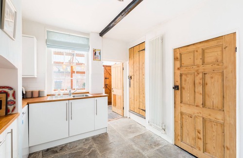 City Centre House | Shakespeare House, Free Parking, Town Centre Location