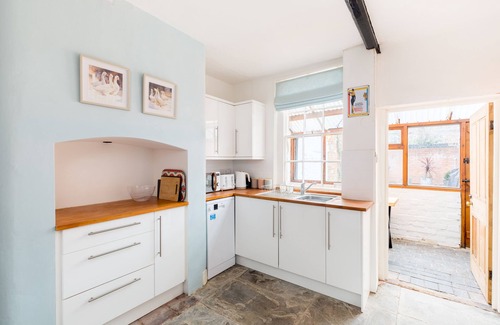 City Centre House | Shakespeare House, Free Parking, Town Centre Location