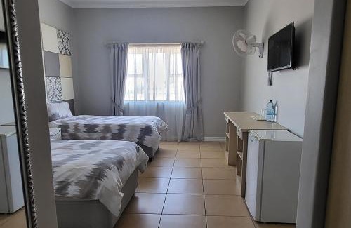 Surrey Estate Hotel | SHALIMAR GARDENS HOTEL