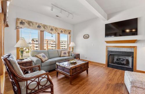 Manteo Apartment | Shallowbag Bay 704