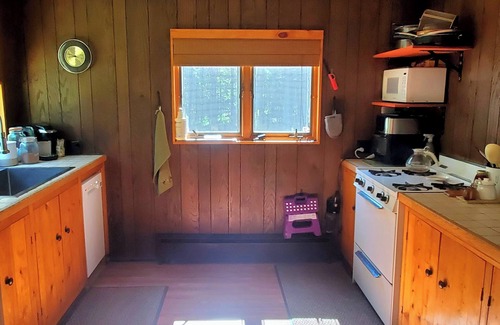 Oliverea House | Shambhala Mountain Retreat: A chalet surrounded by forest. Relax & unwind!