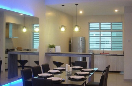 Tanjung Bungah Villa | Shamrock Beach Villas